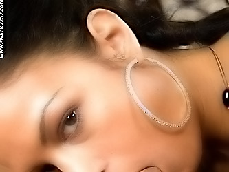 Angelina Valentine0
