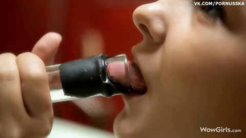 Petite fair-haired teen Monroe makes love with bottle