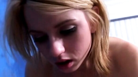 Sex appeal blonde miss Lexi Belle does something